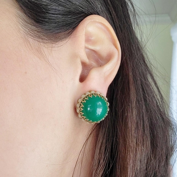 Vintage Green Gemstone Clipon Stud Earrings - Picture 4 of 8